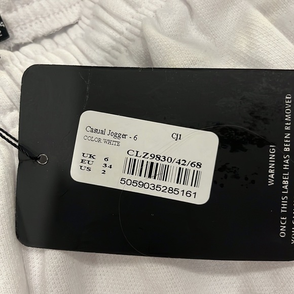 NWT Pretty little thing white joggers - Picture 4 of 4